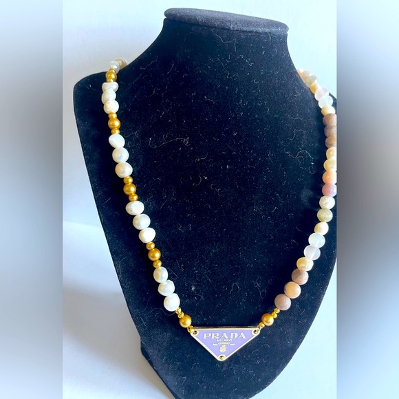 Viral Prada Pearl Beaded Necklace - Picture 3 of 6